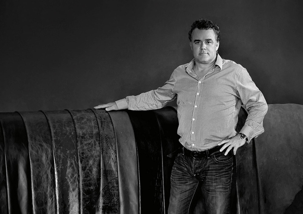 дизайнер Тимоти Оултон дизайнер Тимоти Оултон